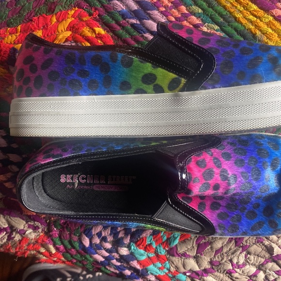Size 9 rainbow sketcher loafers.  Very comfortable and stylish - Picture 2 of 3